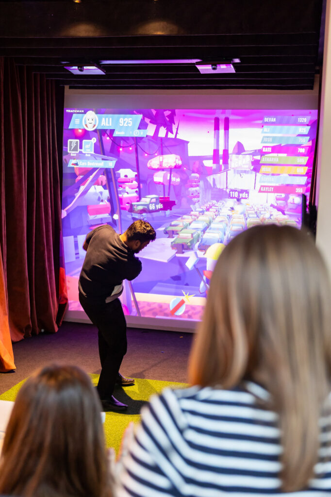 play indoor golf canary wharf